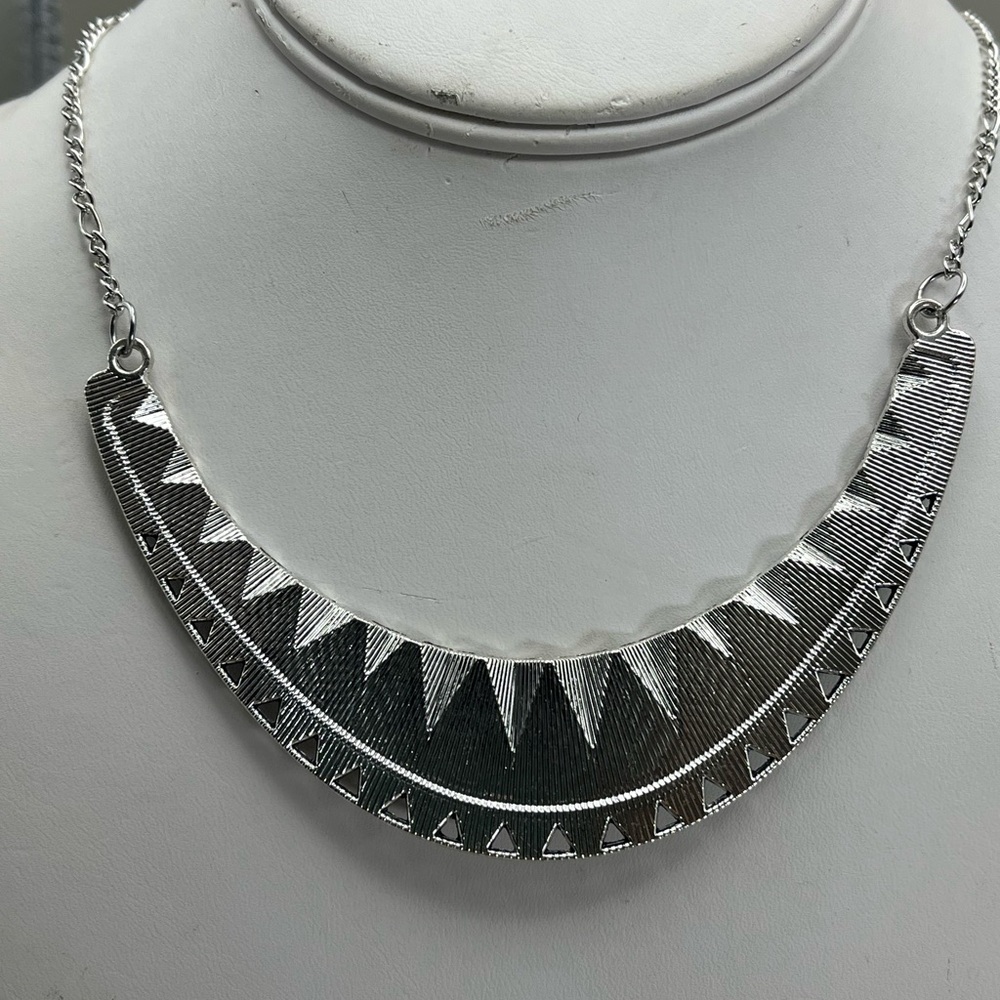 Elegant Silver Geometric Reversible Necklace